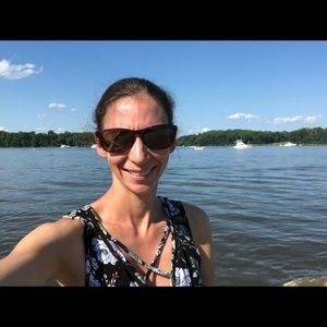 Meet your Posher, Stephanie